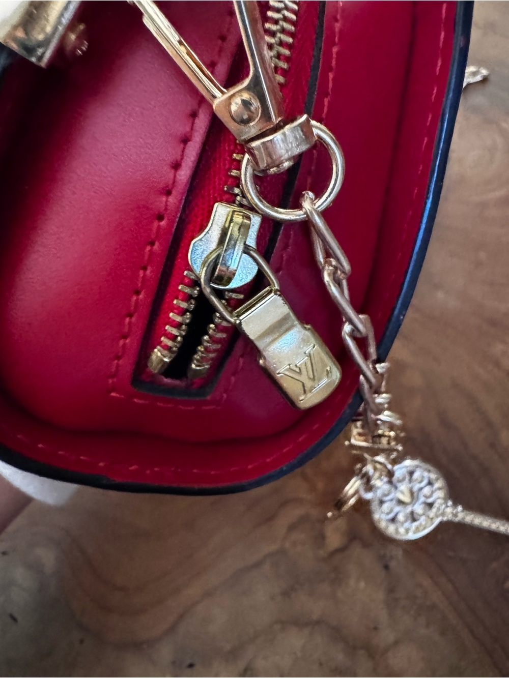 Just in 🔥 Louis Vuitton Epi Dauphine Leather Cosmetics Pouch Purse Red converted - Picture 9 of 15